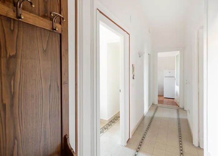 Elegant 3 Bedroom San Pietro Station 200 Mt
