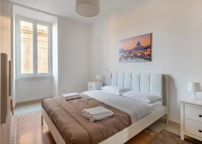 דירה Elegant 3 Bedroom San Pietro Station 200 Mt