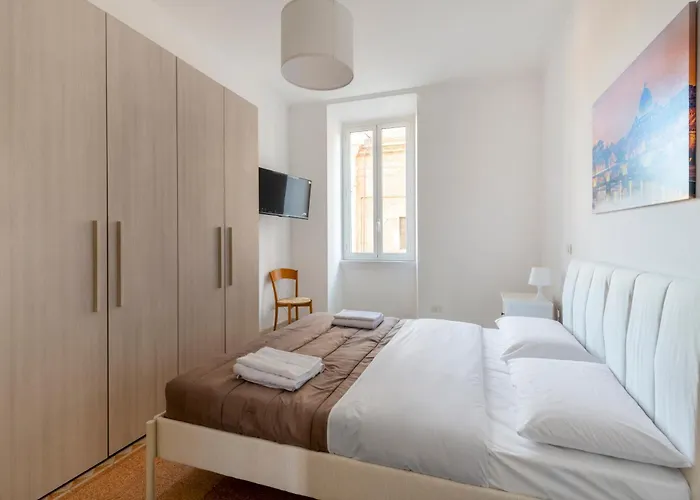 Elegant 3 Bedroom San Pietro Station 200 Mt רומא