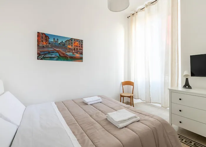 Elegant 3 Bedroom San Pietro Station 200 Mt דירה